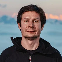 Дмитрий Комаров